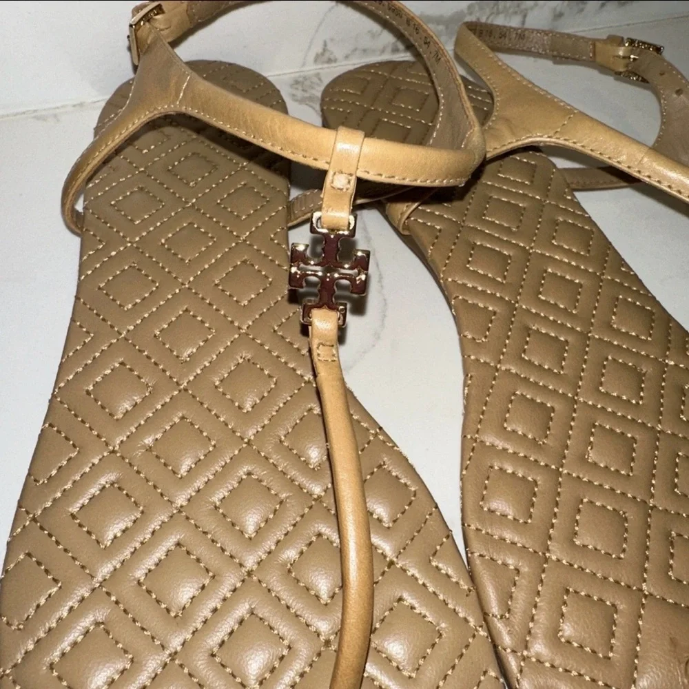 Tory Burch Marion Quilted Leather T-Strap Sandal Size 7 Color Sand W Box & Bag - Picture 7 of 16
